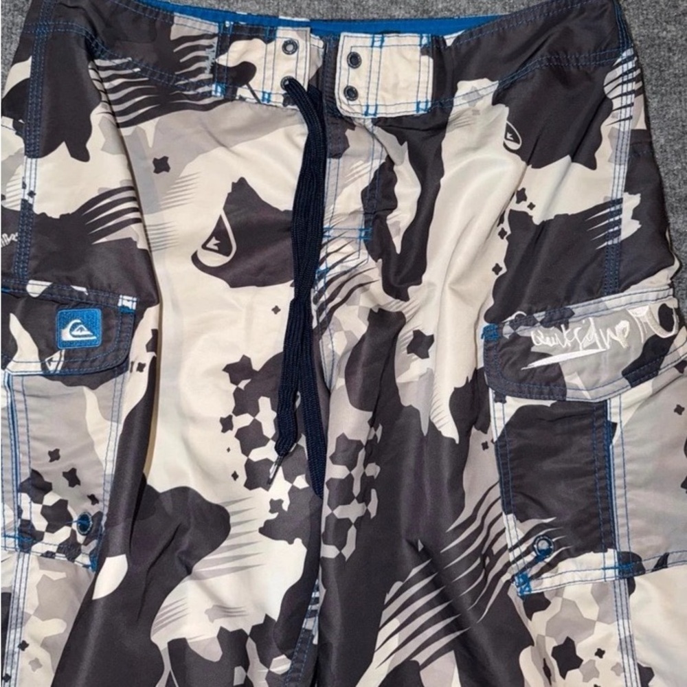 Quiksilver Gray and Black Camo Cargo Boardshorts with Blue Trim - Picture 2 of 5